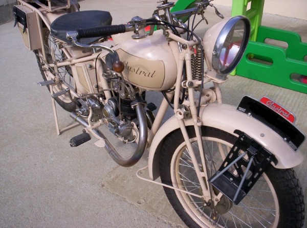 Motocyclette Austral 250cc Type D27 Z4